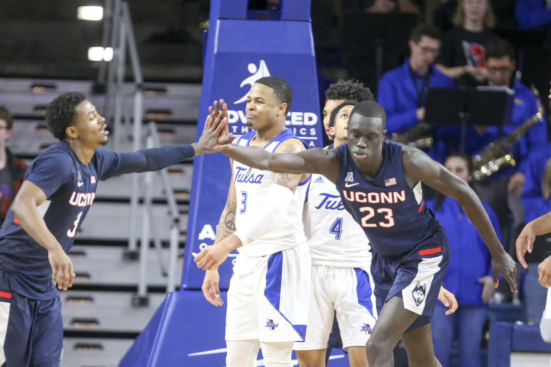 Tulsa Golden Hurricane vs Connecticut Huskies